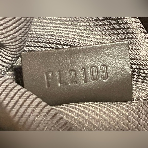 Louis Vuitton Clutch - Picture 9 of 12